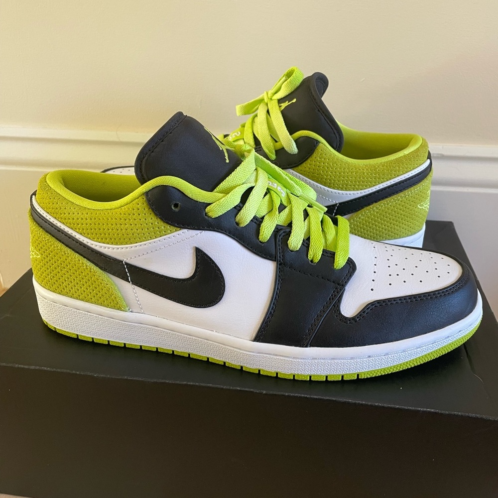 Air Jordan 1s Low black Cyber sneakers